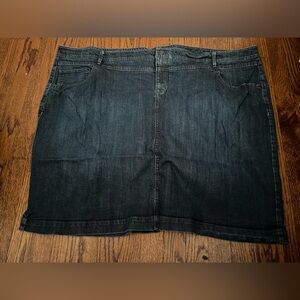 Old navy denim skirt size 30